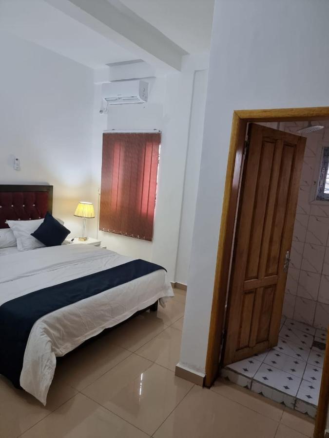 Baobab Lodge Douala Exteriör bild